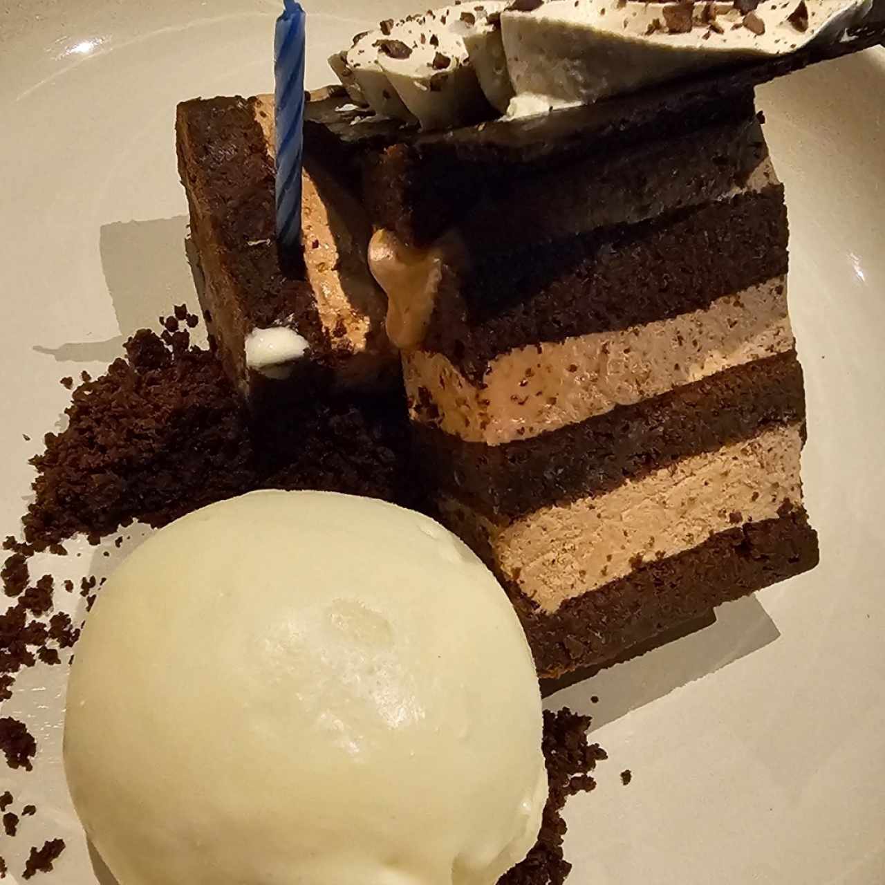 torta de chocolate con helado de amaretto
