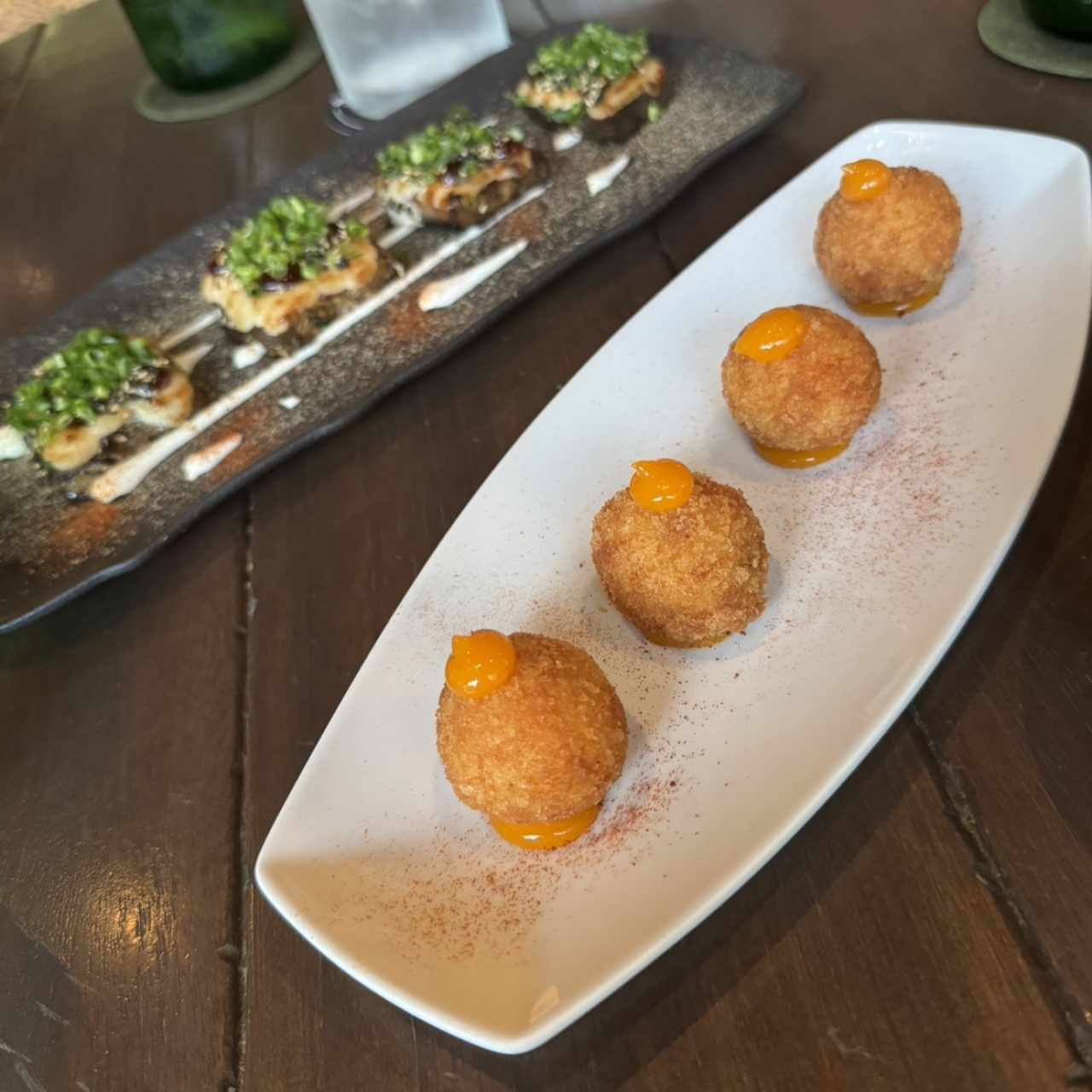 Croquetas de jamón serrano y berenjenas asadas