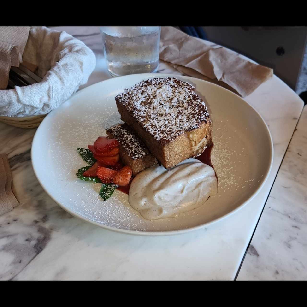 Tosta de Chokobrot con Fresas (v)