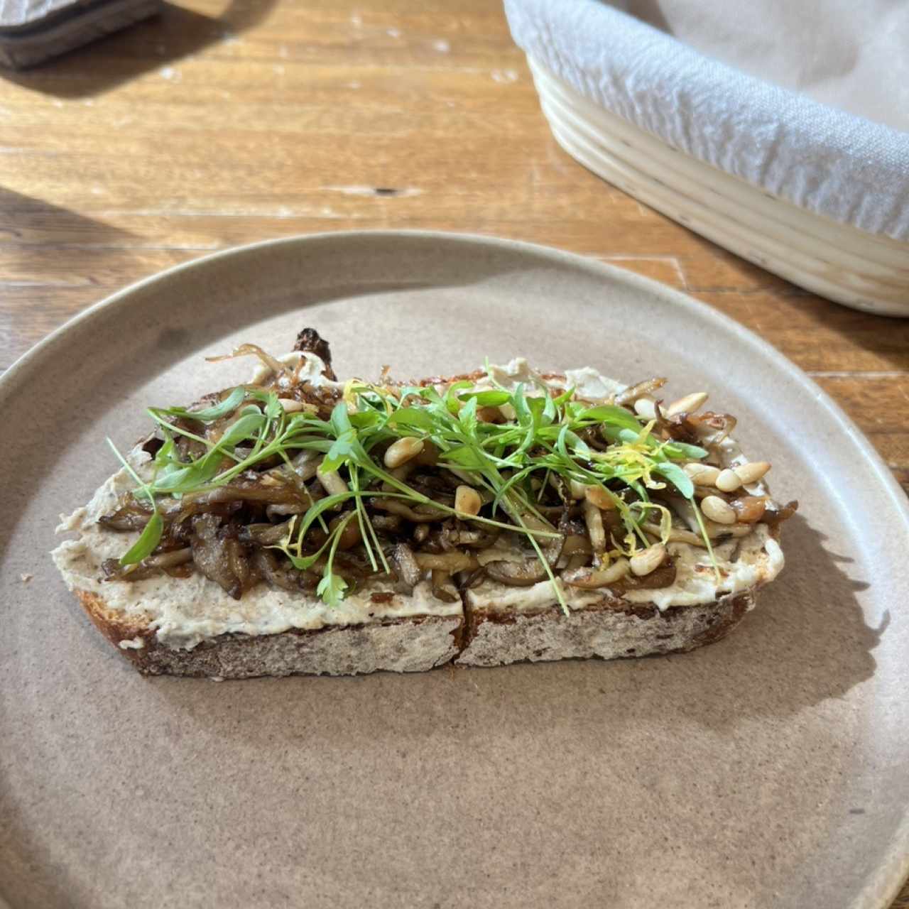 Tosta de hongos ! Deli 