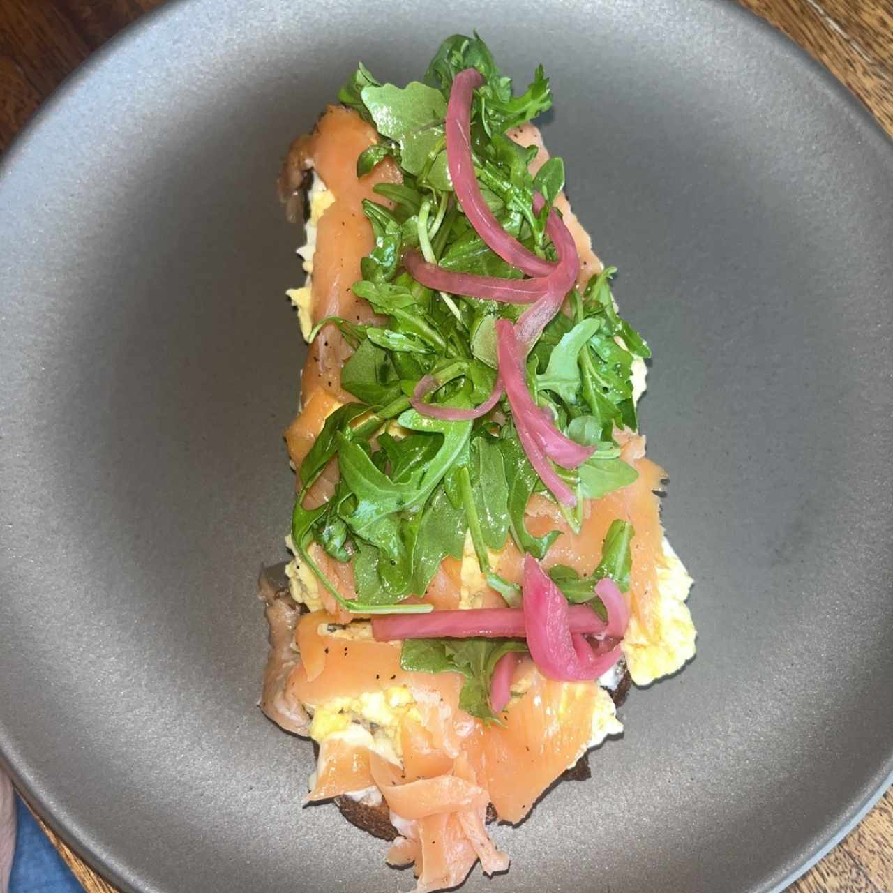 Tostada de salmón 
