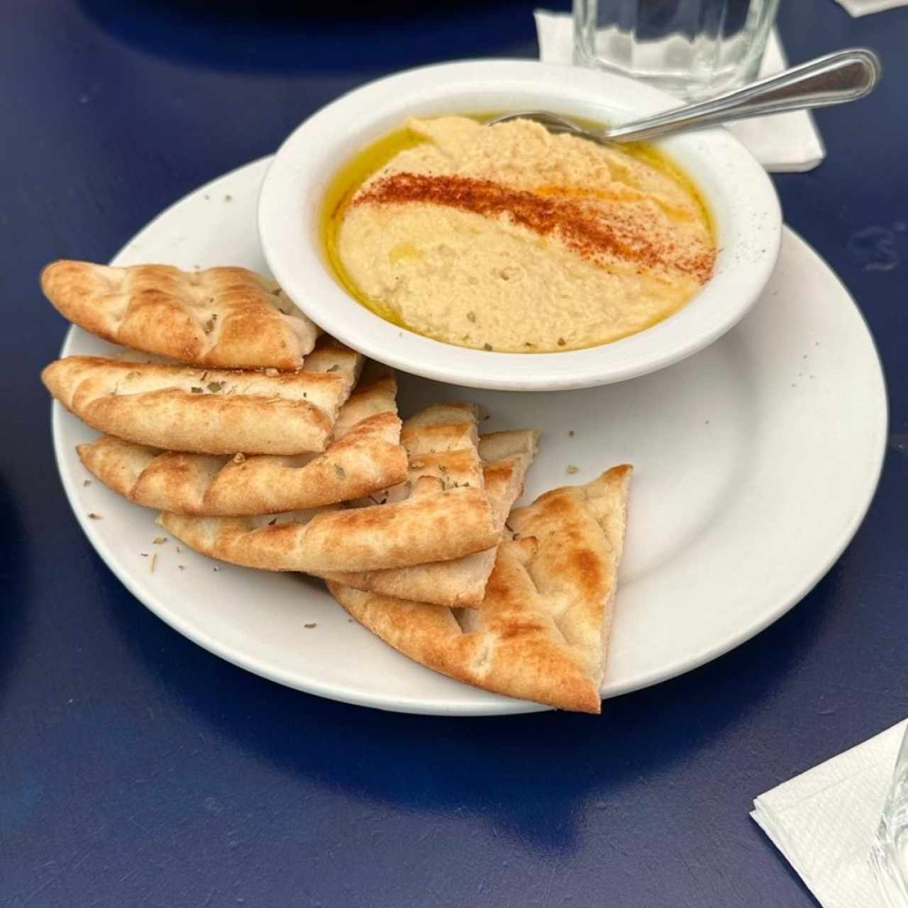 MEZEDES - HUMMUS