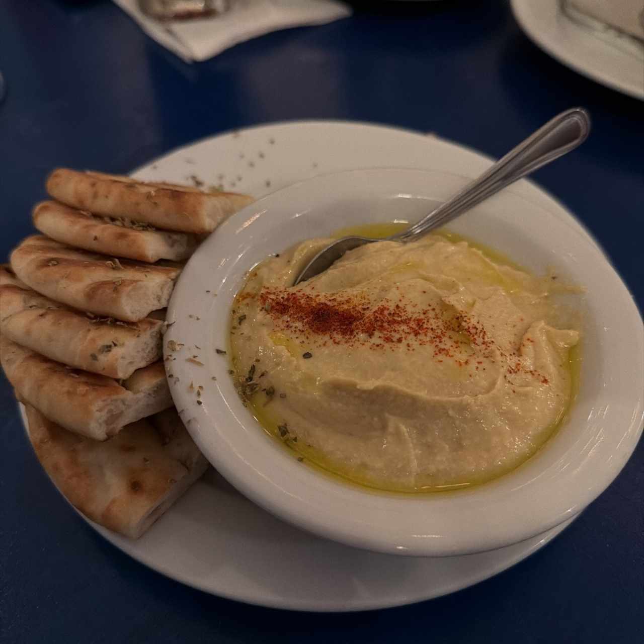 MEZEDES - HUMMUS