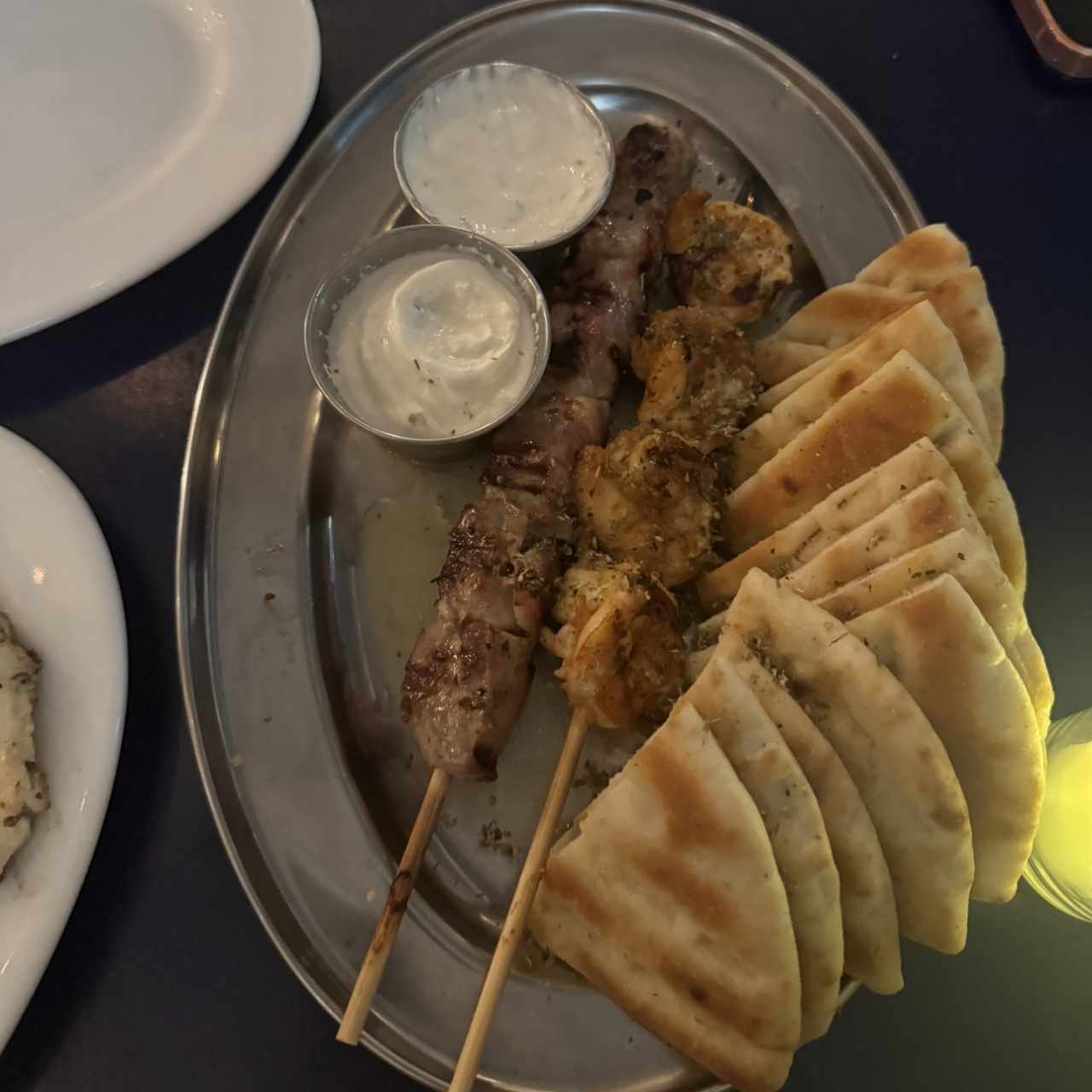 PLATOS FUERTES - LANGOSTINOS SAGANAKI