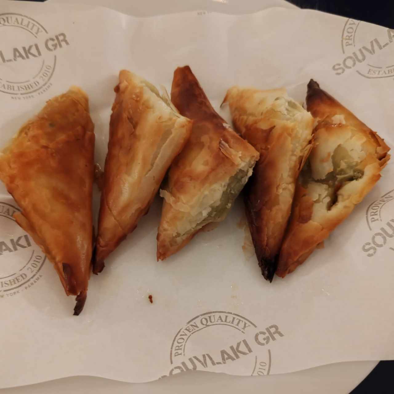 Empanaditas de filo y queso 