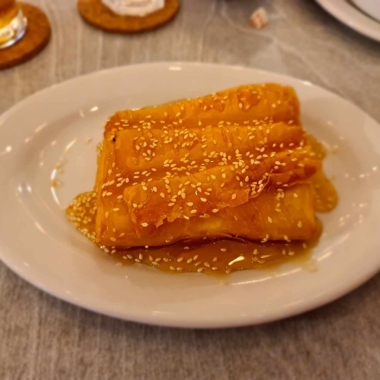 Feta asado con miel 