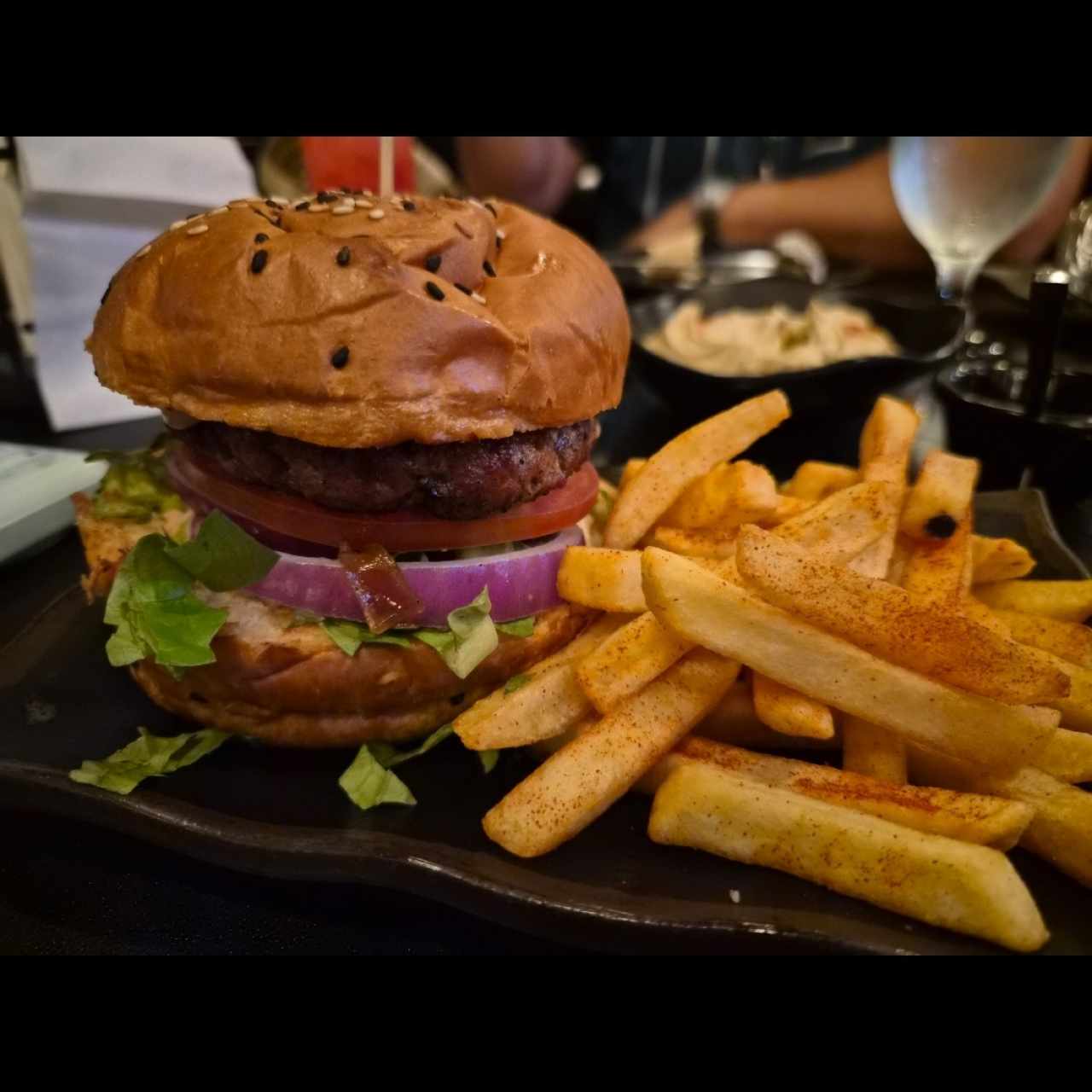 Burgers - Grill House Burger