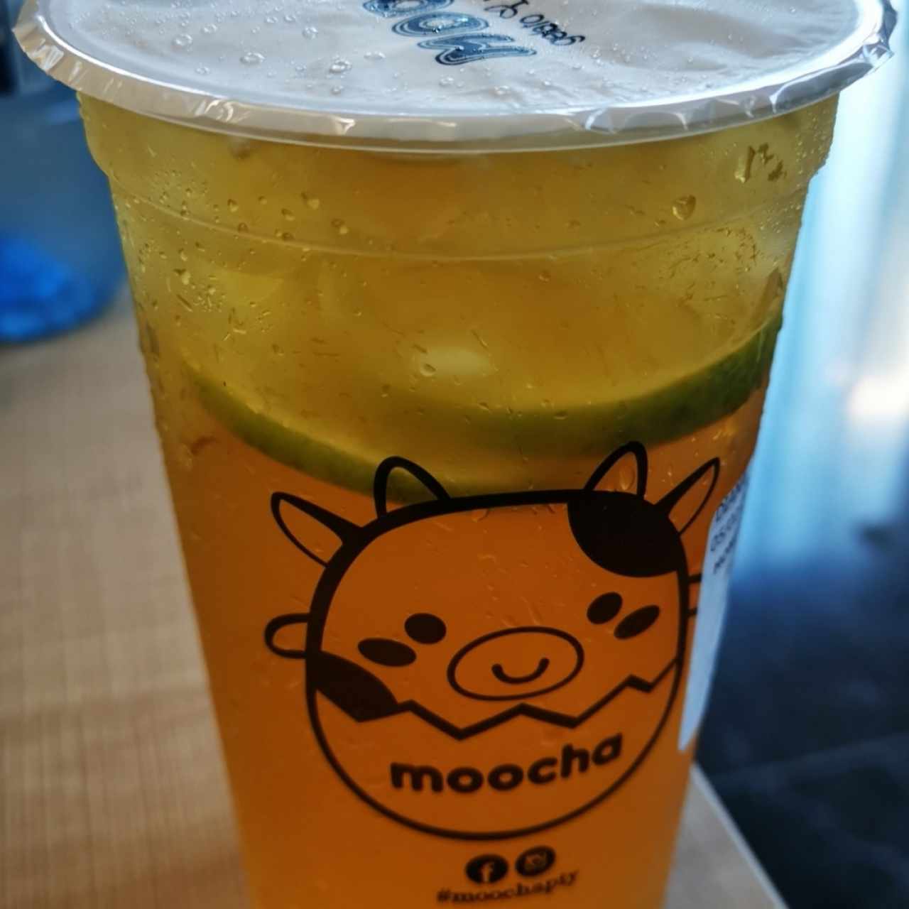 Té de Logan y limón bajo en azúcar 