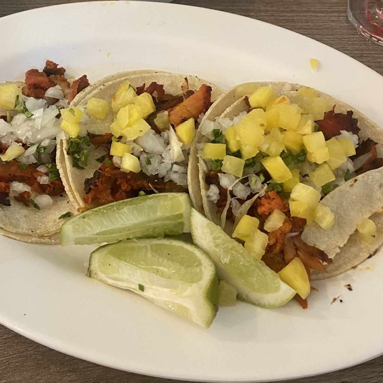 Tacos de pastor con piña