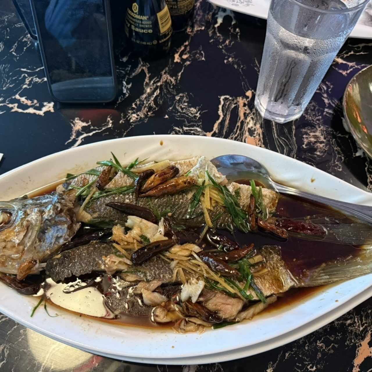 Pescado al Vapor con Jengibre y Cebollina