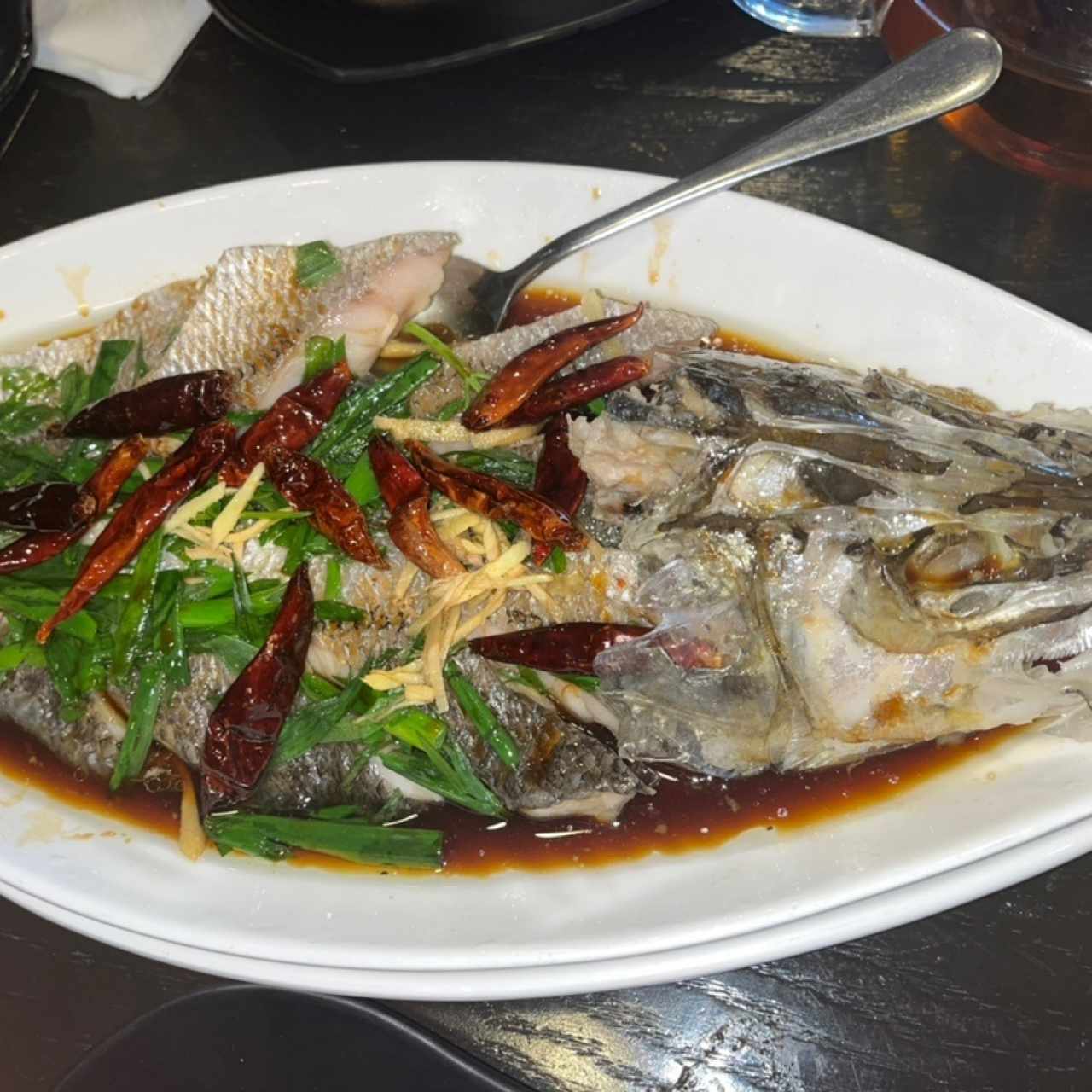 Pescado al Vapor con Jengibre y Cebollina