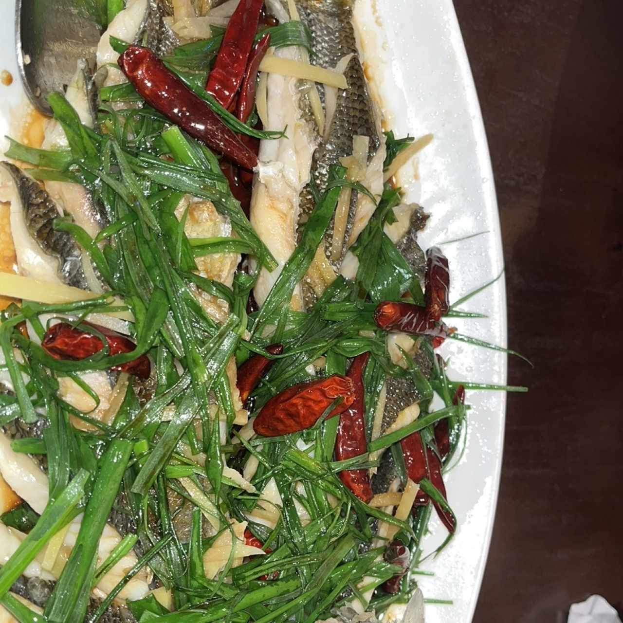 Pescado al Vapor con Jengibre y Cebollina