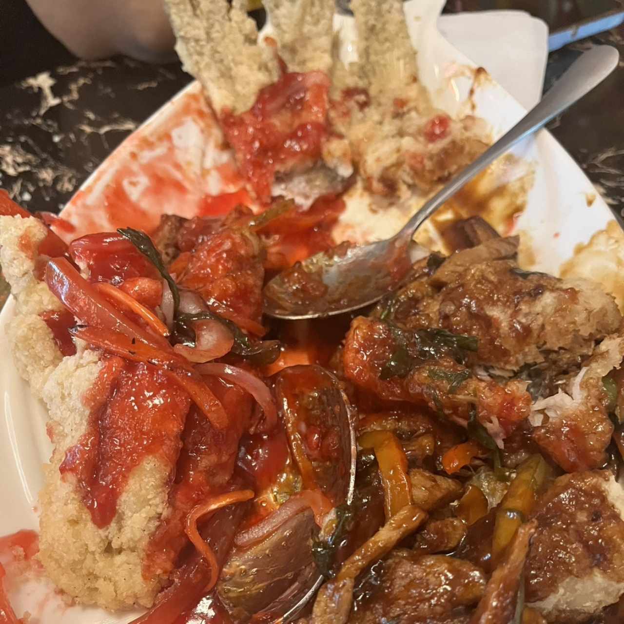 Pescado de Racimo de Uvas en Salsa Agridulce