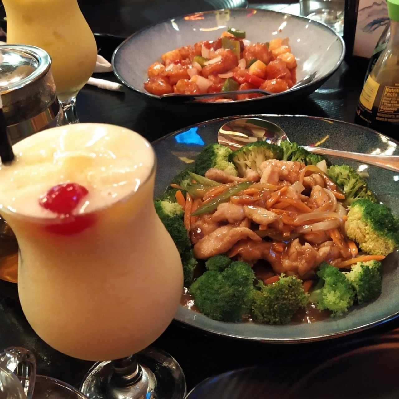 Brócoli con pollo y camarones agridulce 