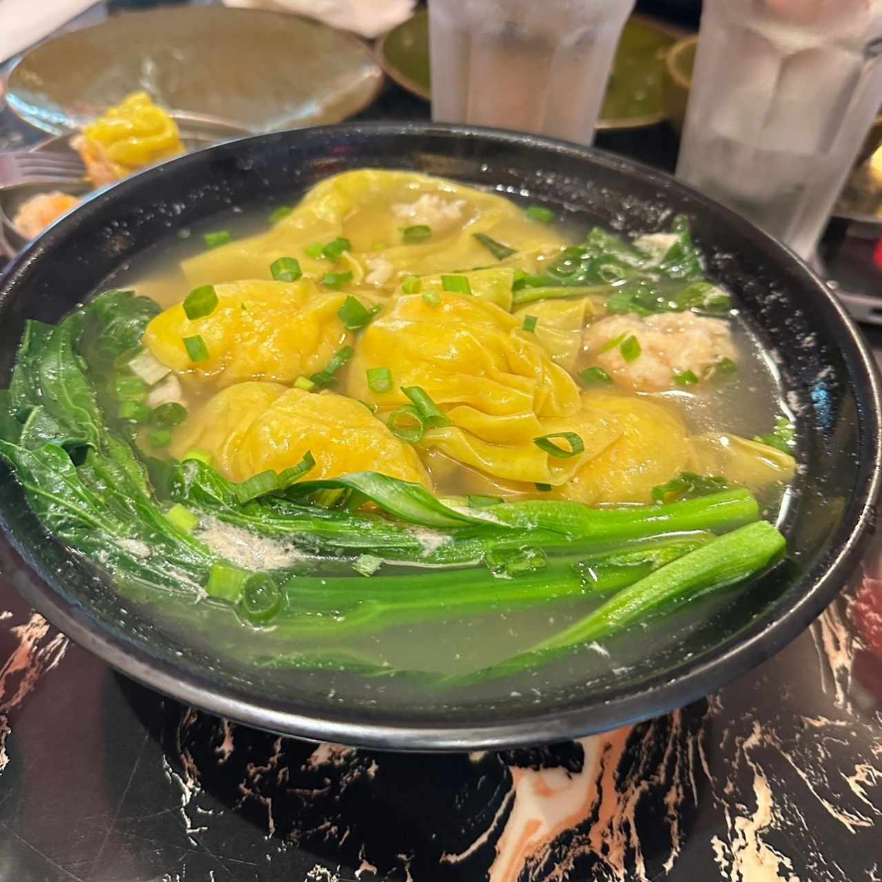 Sopa de Wanton de Camarón con Fideos