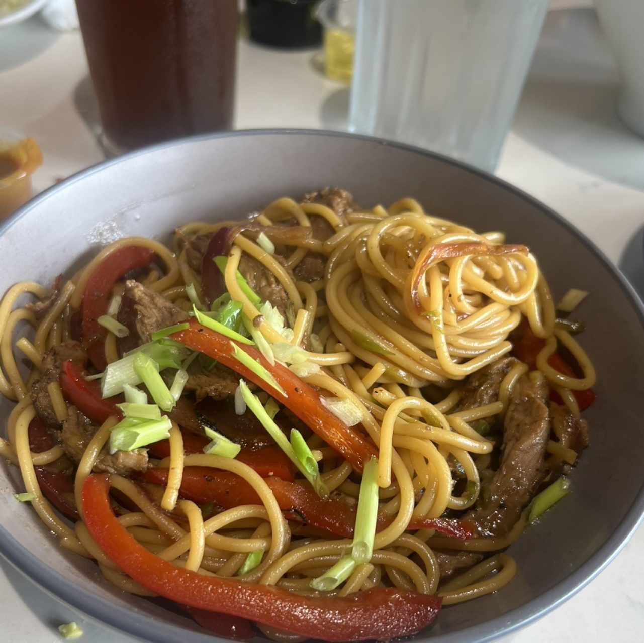 Fideos con lomo 