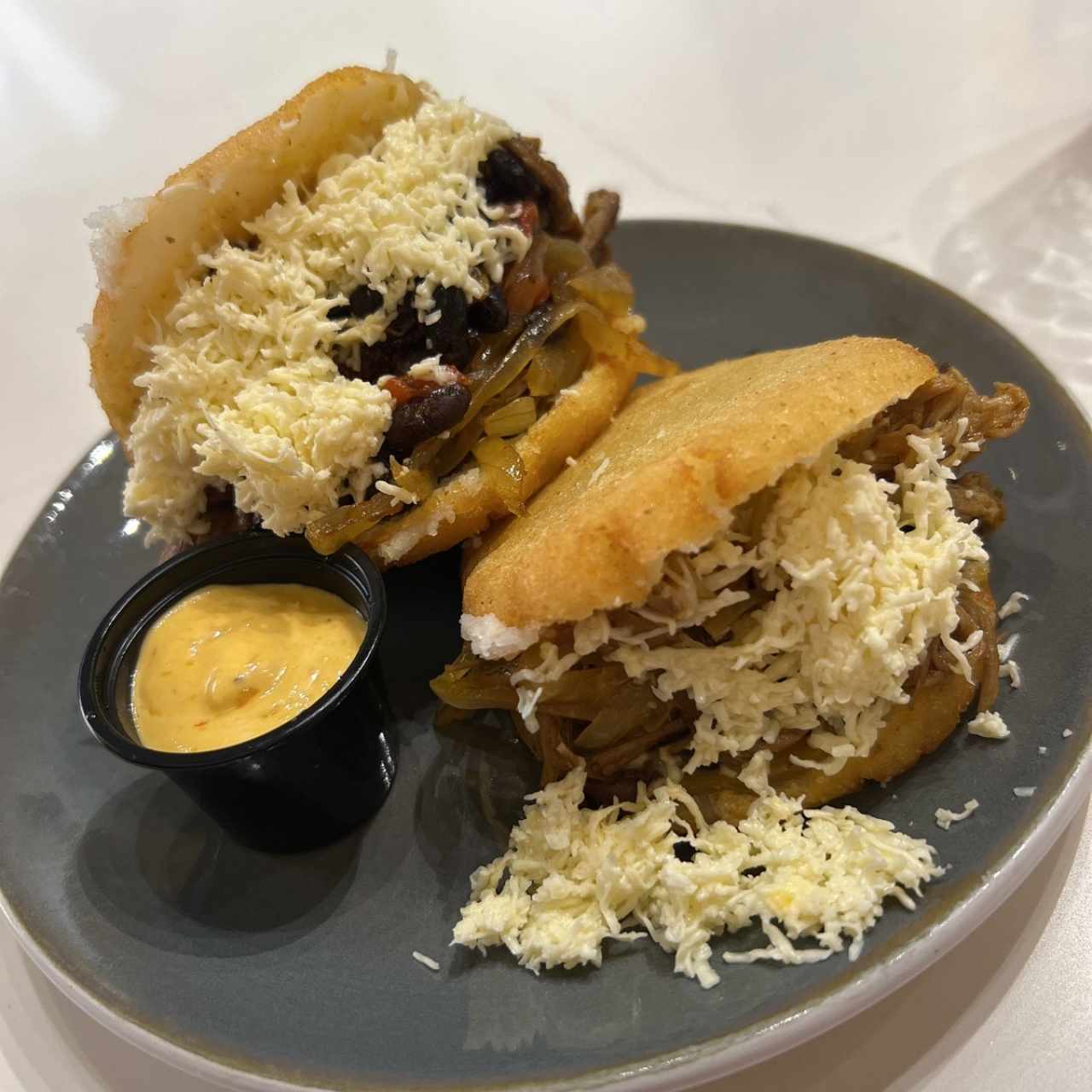 Desayunos - Arepa pabellon