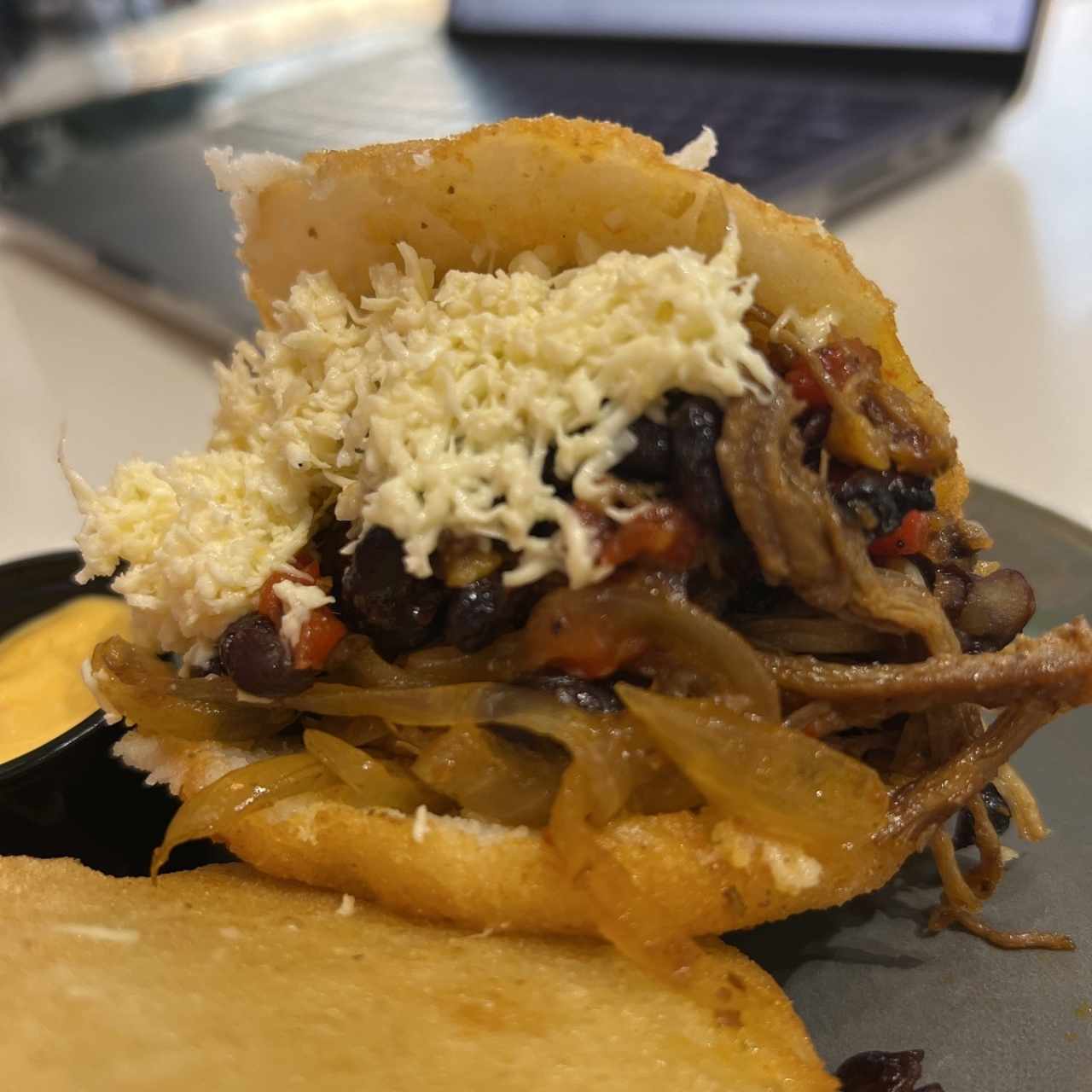 Desayunos - Arepa pabellon