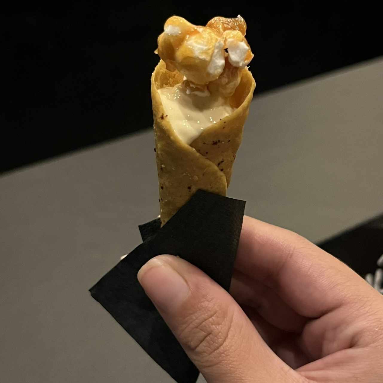 Postre de maiz con helado