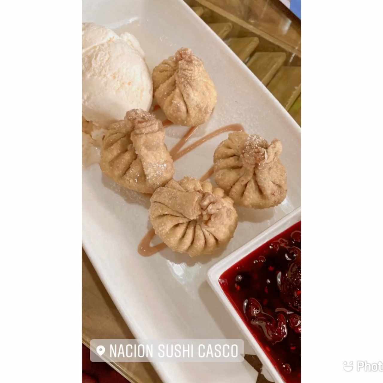 Wantones de Dulce de Leche con helado 