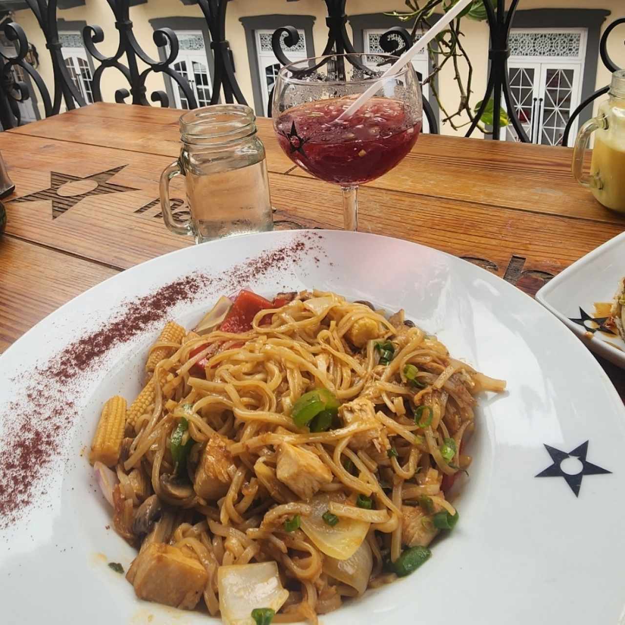 Pad Kee Mao de Pollo