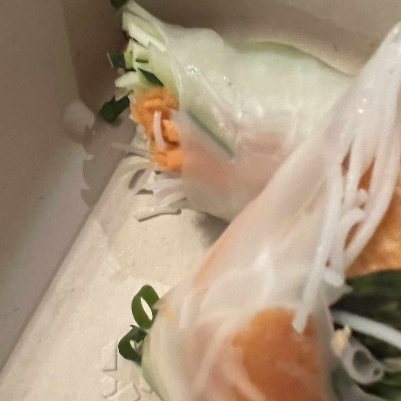 Rollitos de Papel de Arroz de Salmón