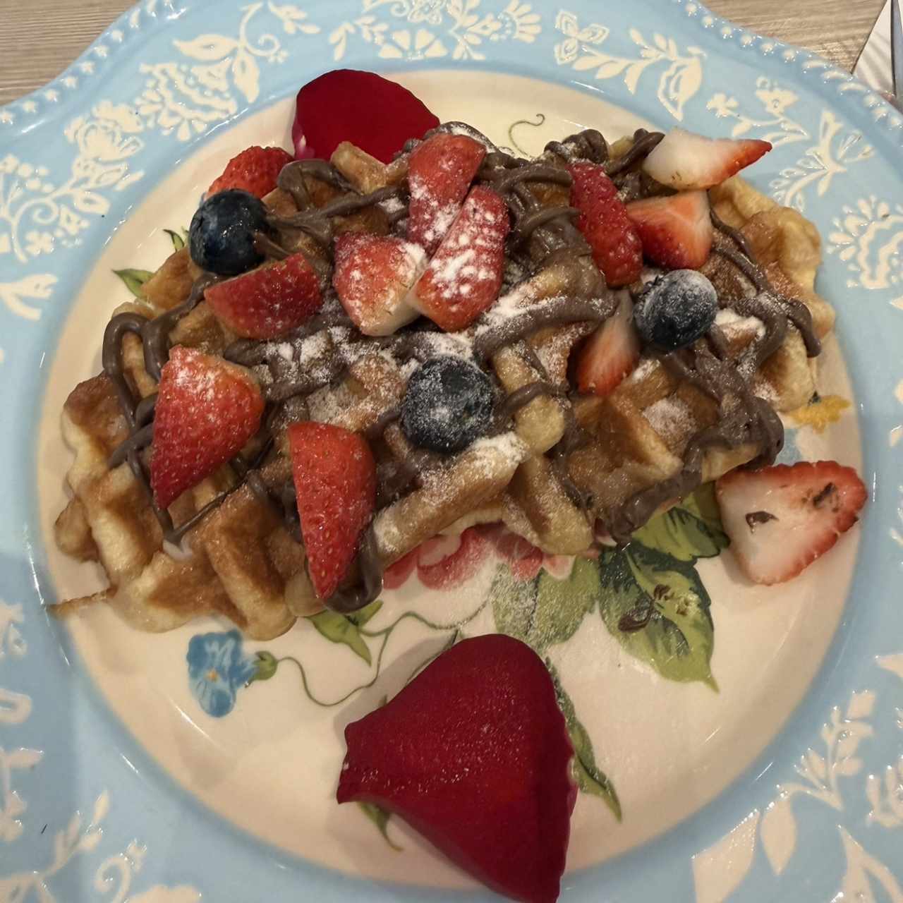 Con Nutella,Fresas,Blueberry y Chantilly