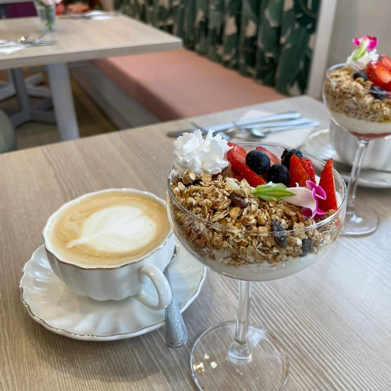 Yogurt y capuchino
