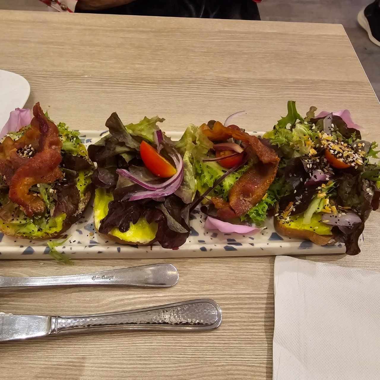 Para Compartir - Avocado Toast Flight