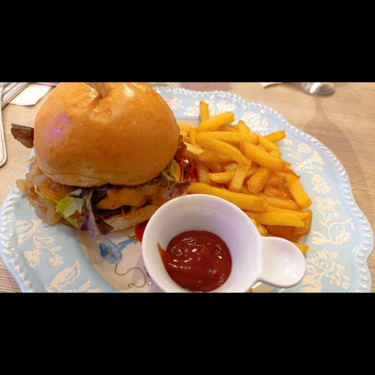hamburguesa con papas