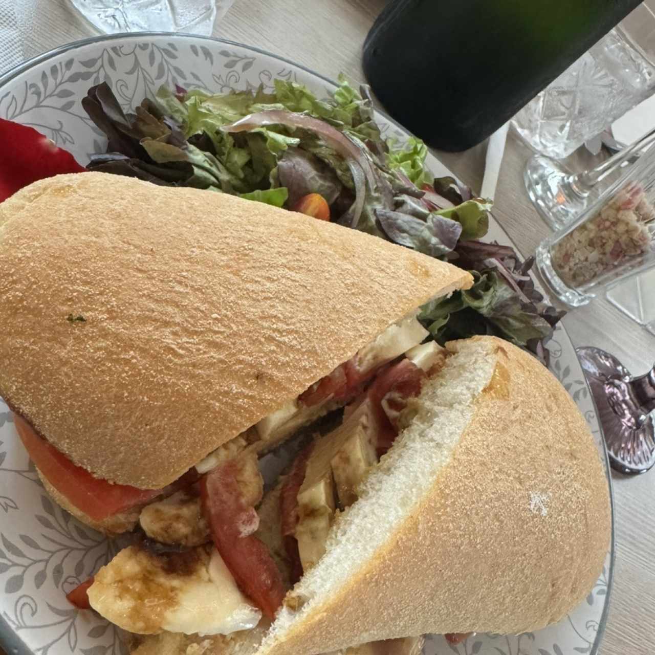 Emparedados - Veggie Caprese Sandwich