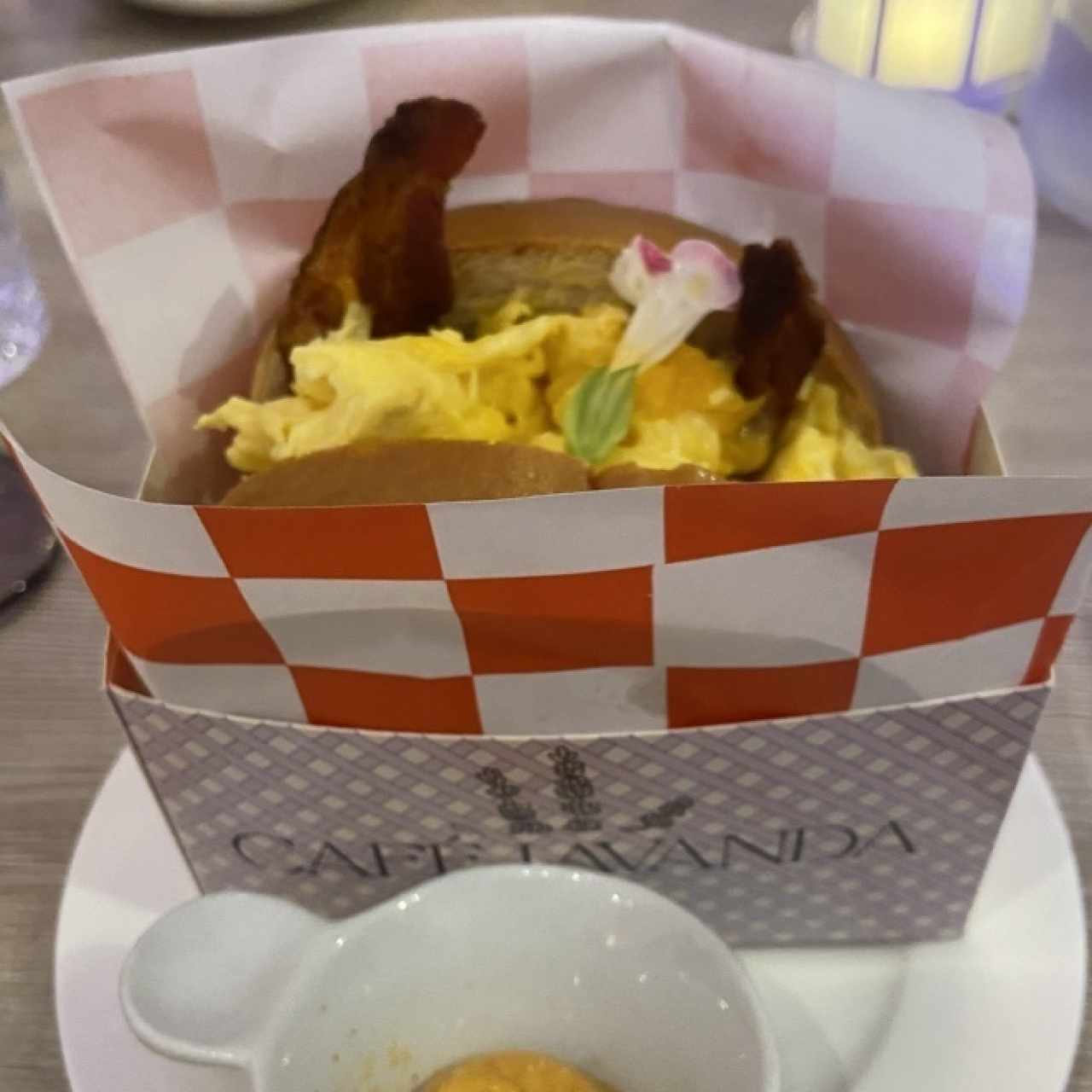 Selecciona un plato,una entrada,una bebida seleccionada y un postrecito