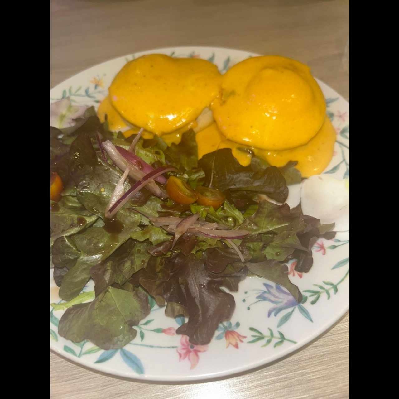 Salmón Ahumado y Salsa de Eneldo