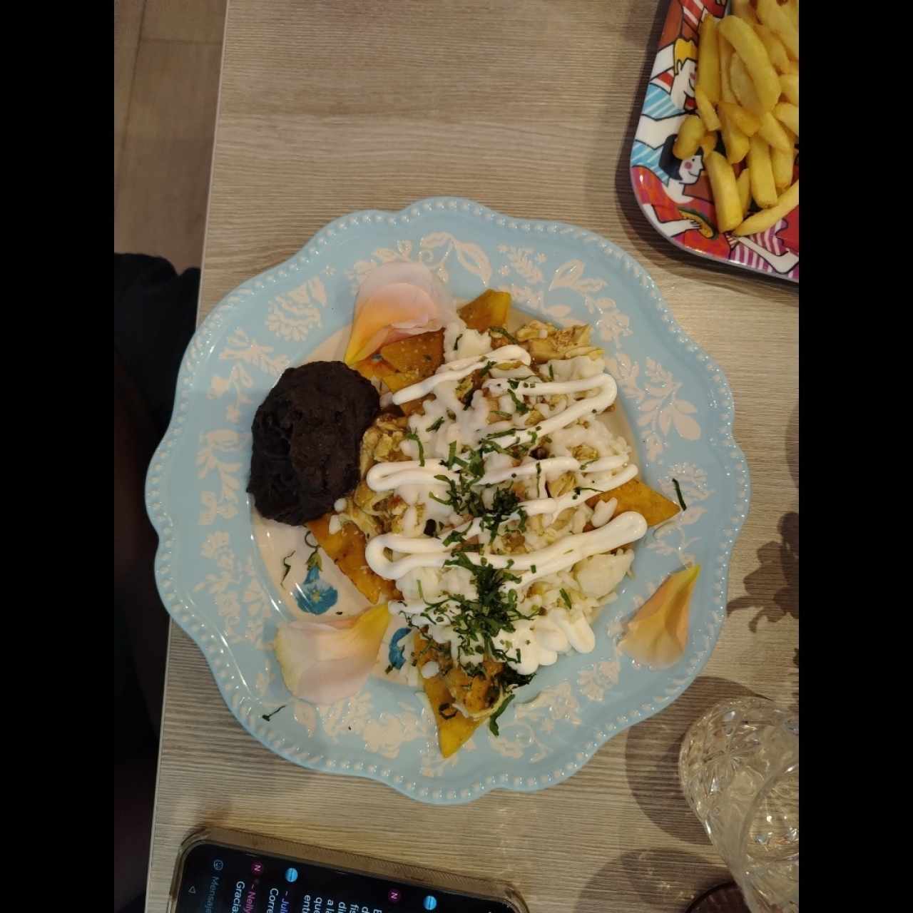 Chilaquiles de pollo en salsa verde 