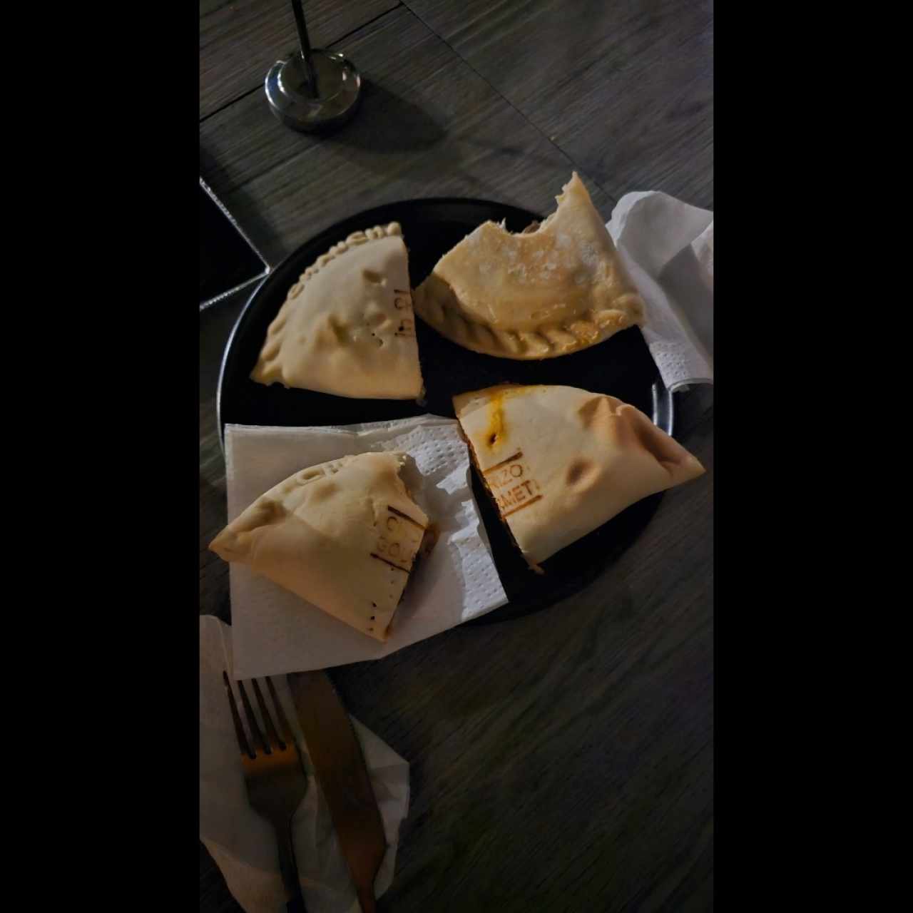 DESAYUNOS / BREAKFAST - Empanada Chilena