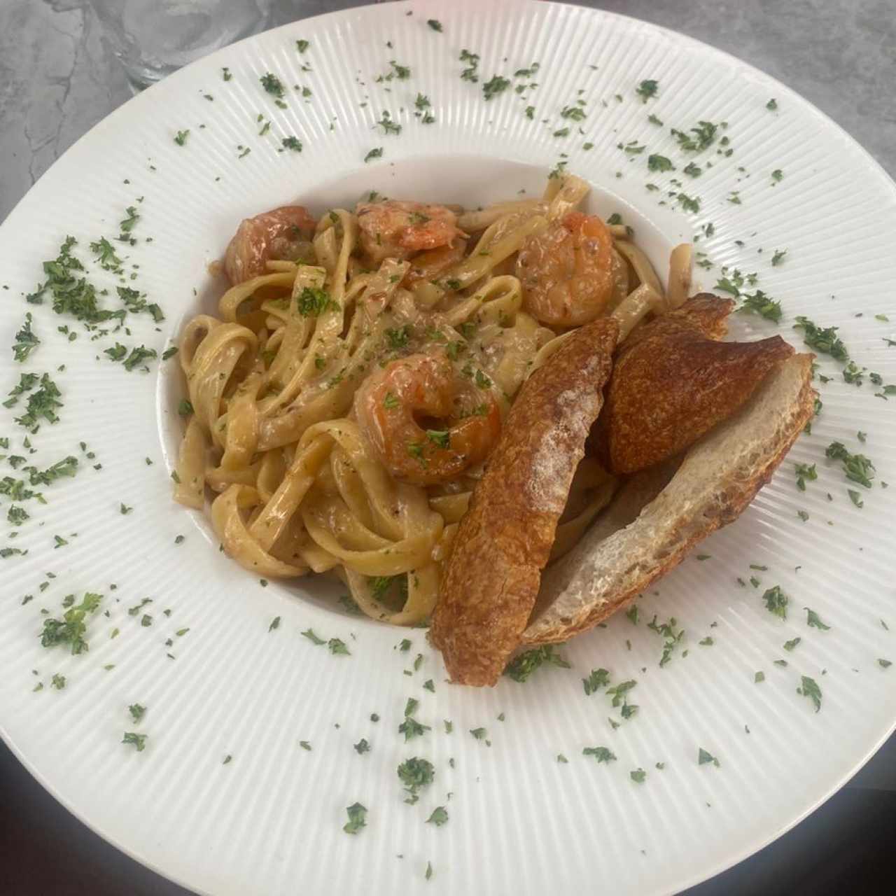 Platos - Fettuccine con Camaron