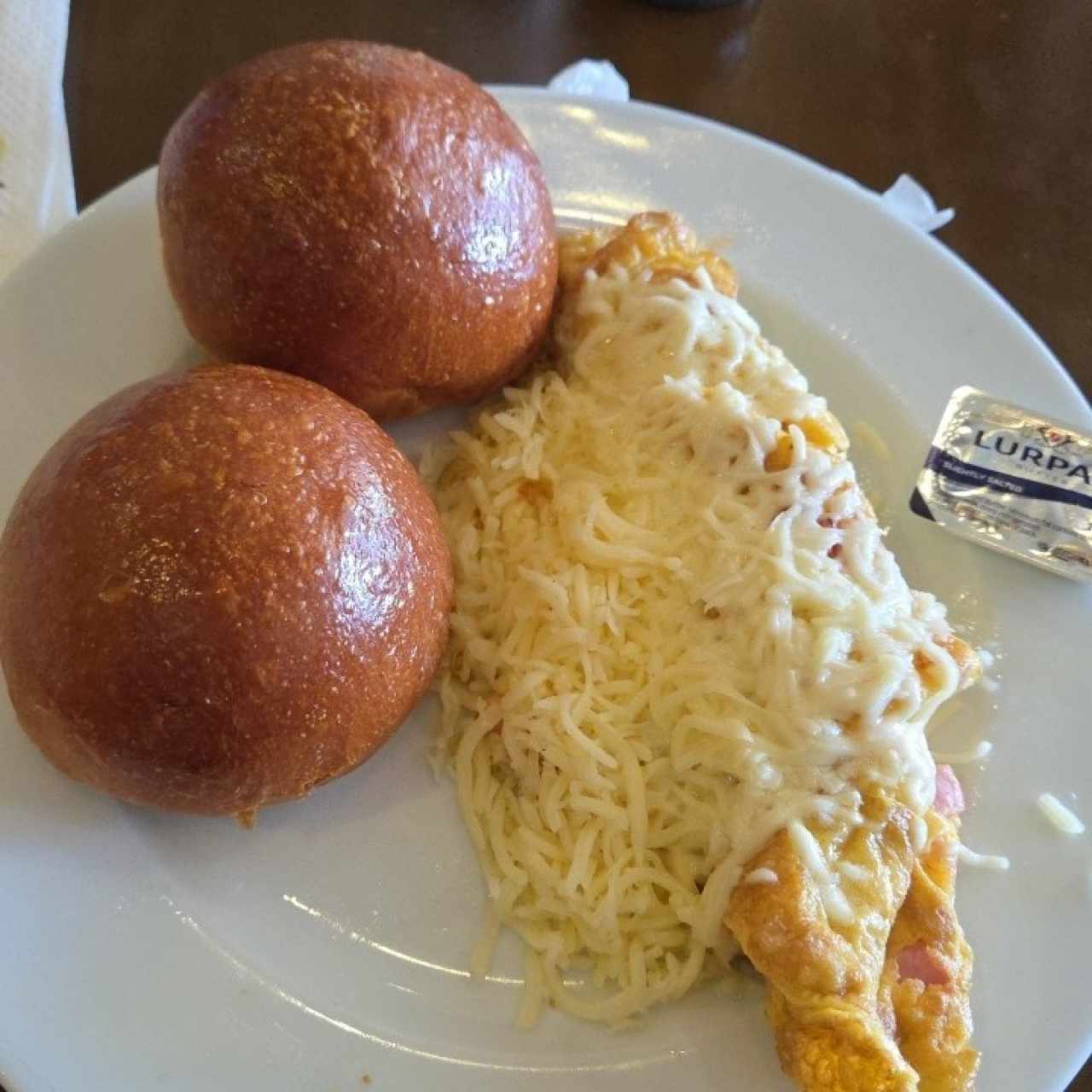 OMELETTE DE JAMÓN Y QUESO MOZARELLA