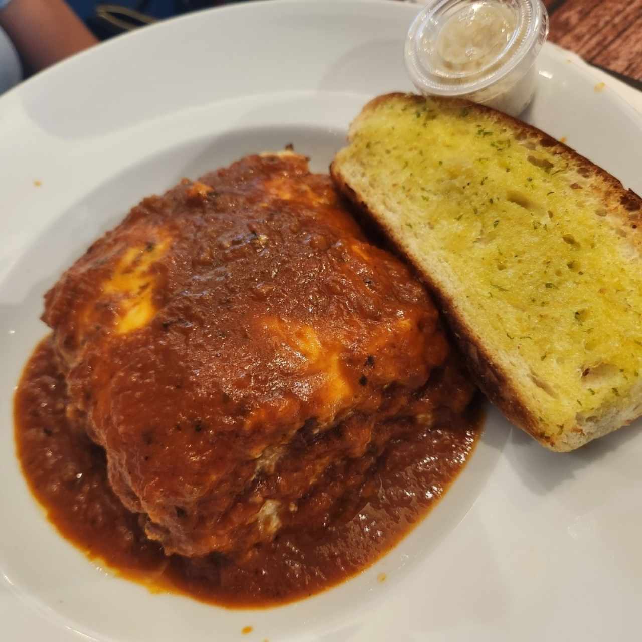 Lasaña de Pollo en Salsa Roja o Blanca