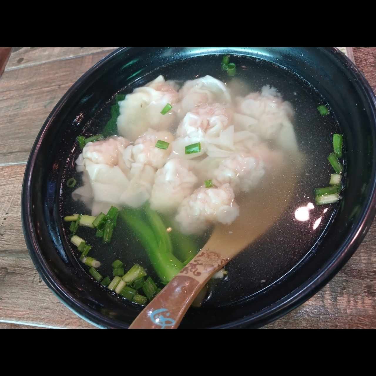Sopa de Wanton sin Fideos