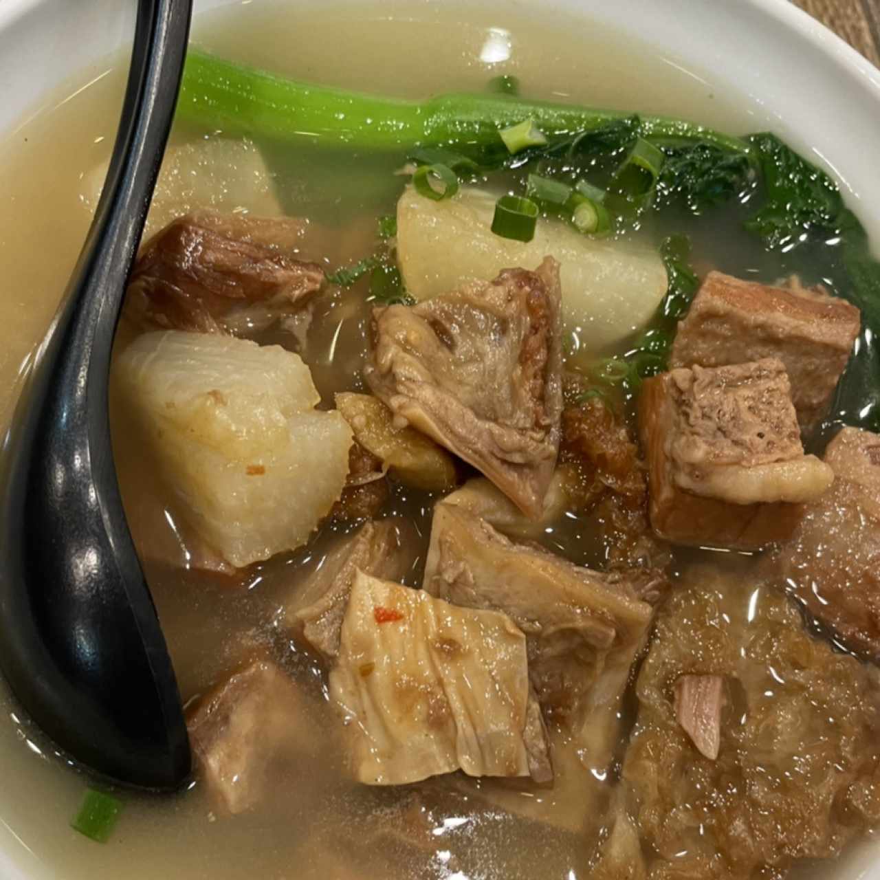 Sopa fideo carne con nabo