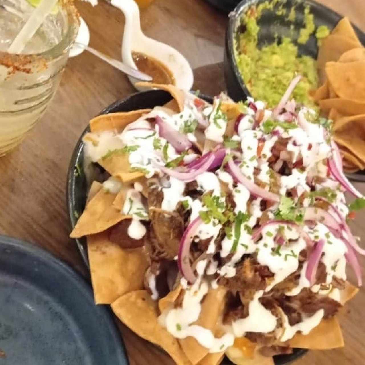 Nachos de cochinita