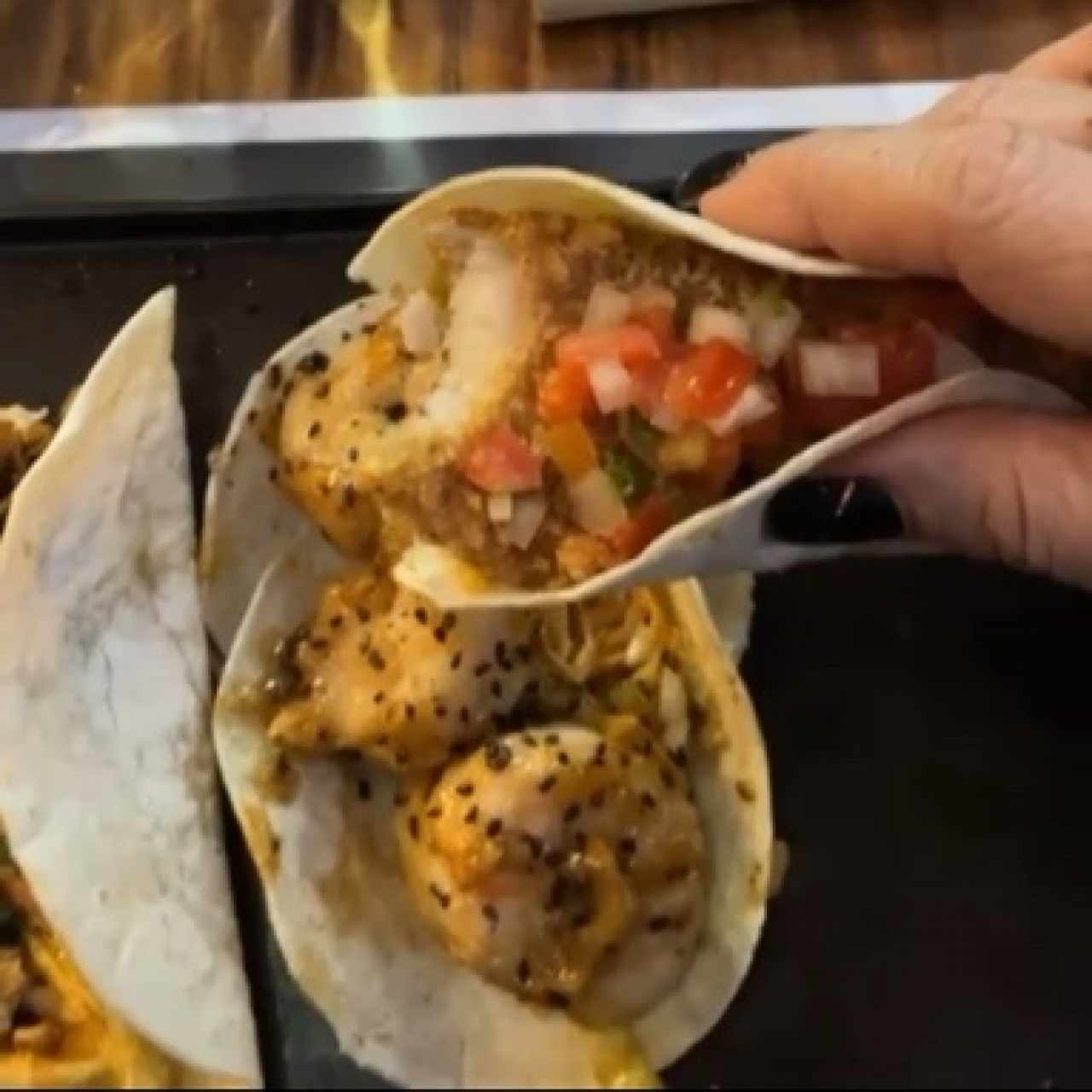 Taco de pescado y camaron