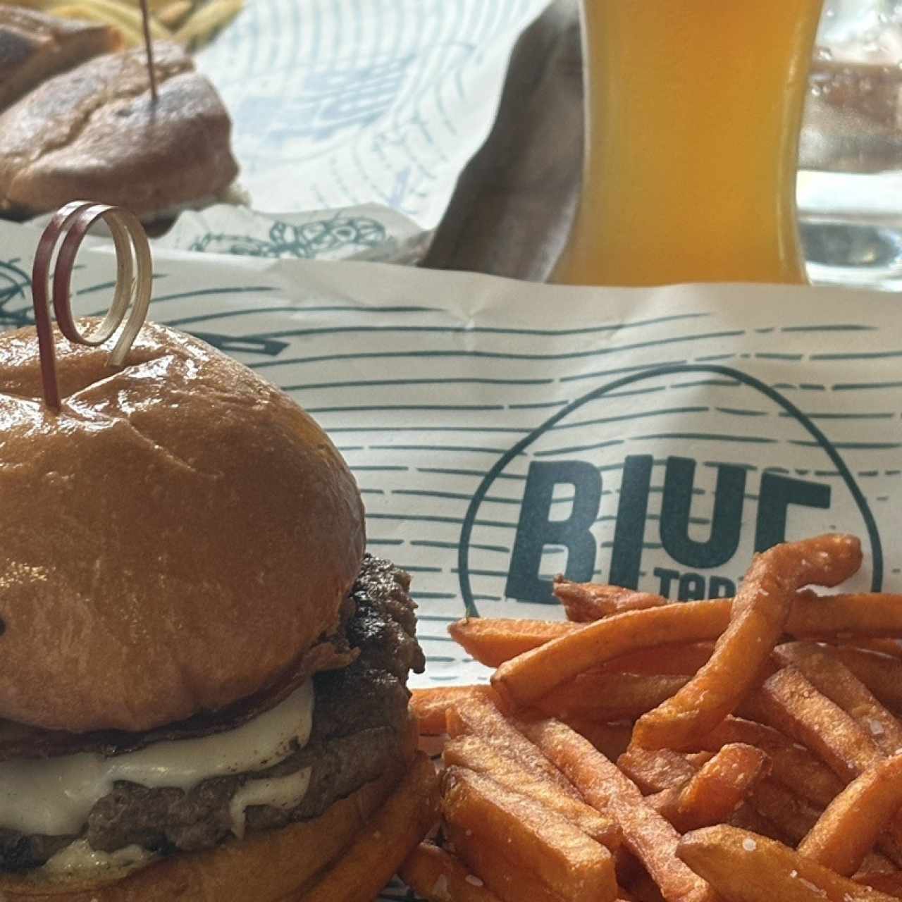 BLUE MOON BURGER