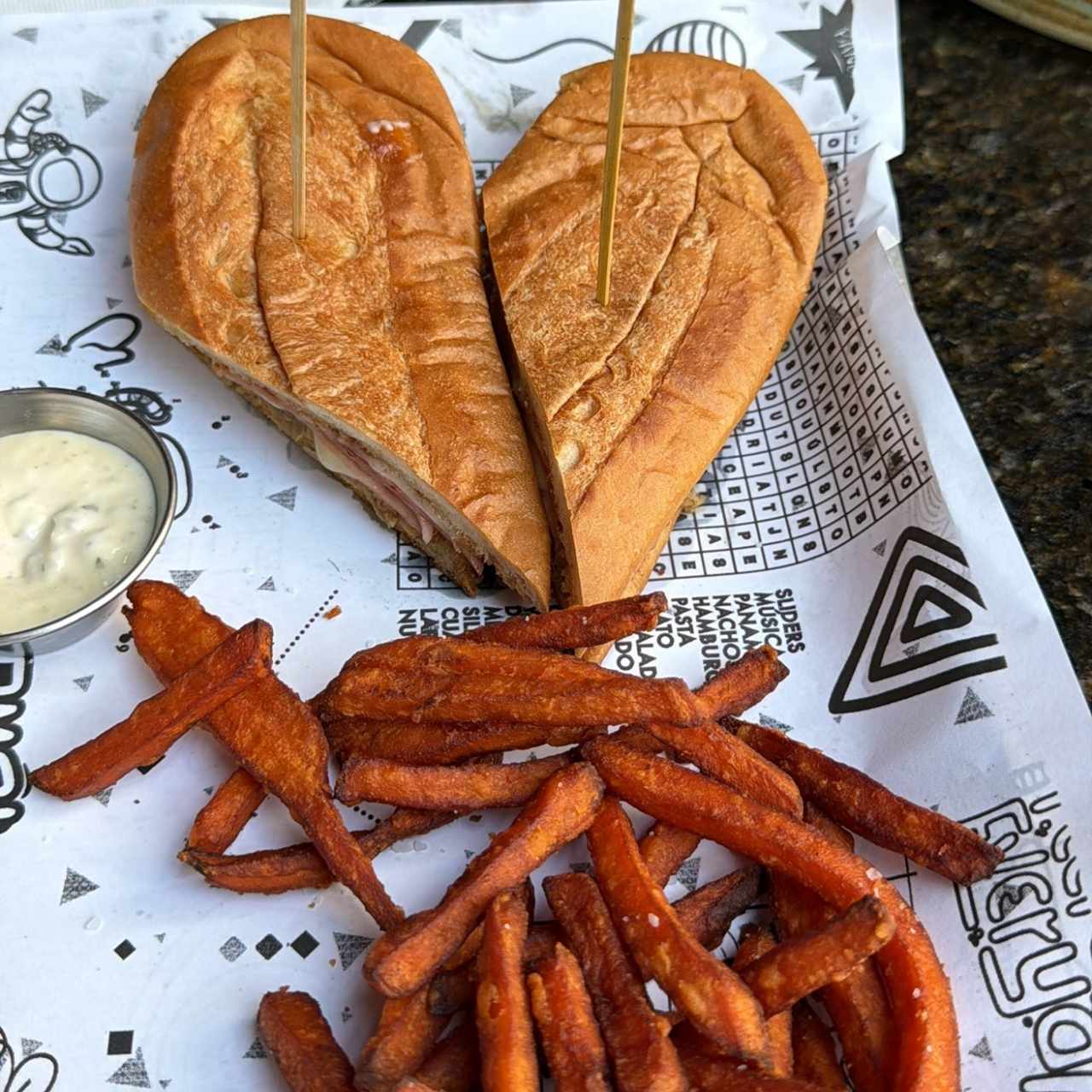 Sándwich cubano con camote