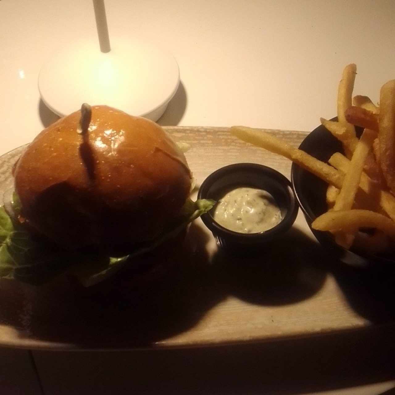 burger con papas