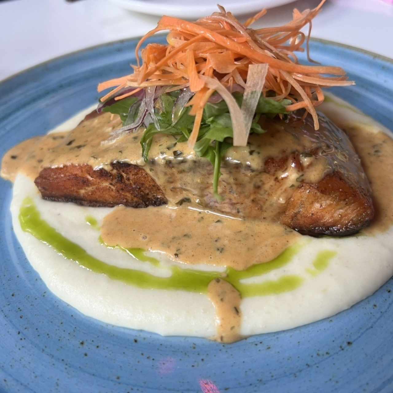 Salmon con pure 