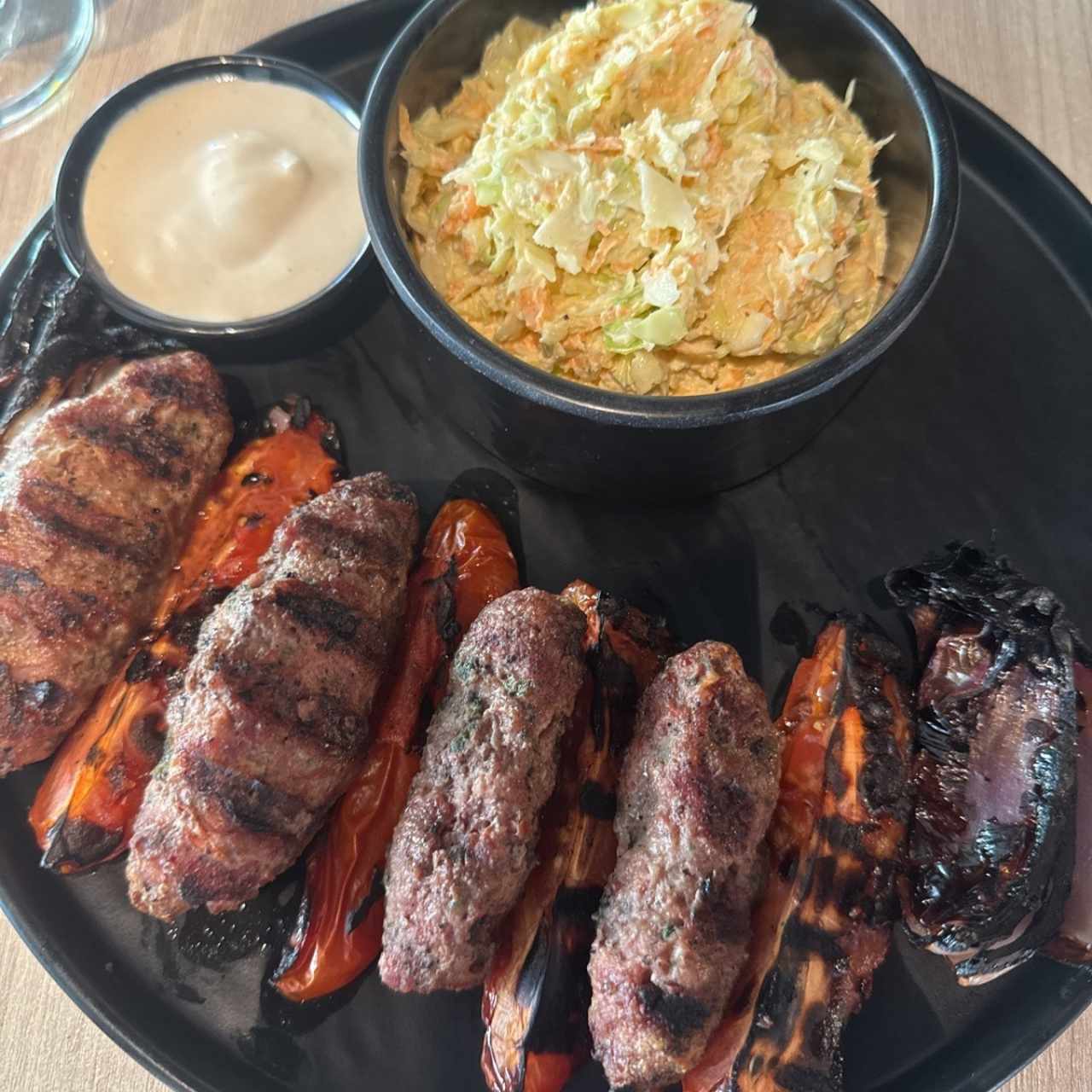 KEBAB AL CARBÓN (CARNE DE RES)