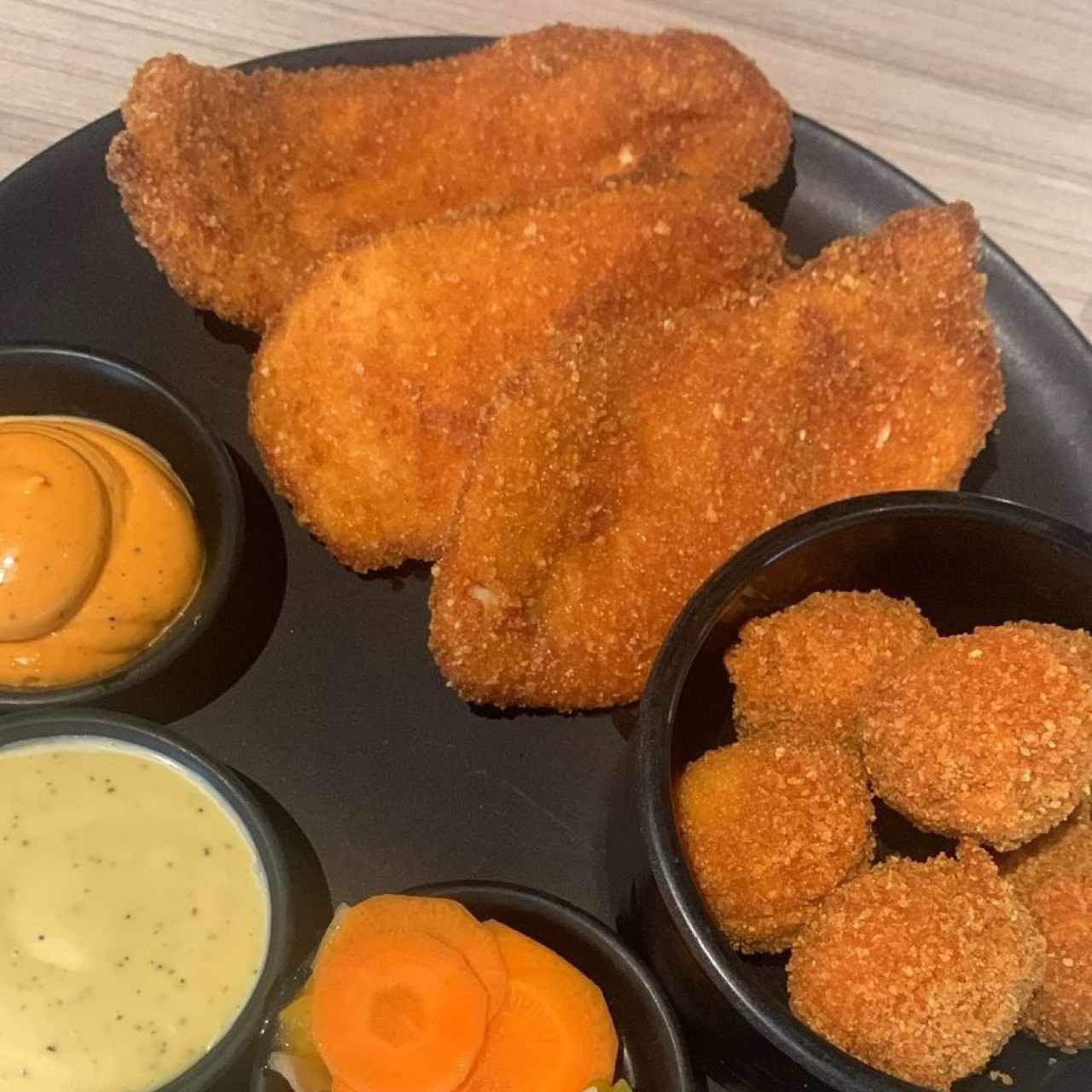 Platos Fuertes - SCHNITZEL CLÁSICO