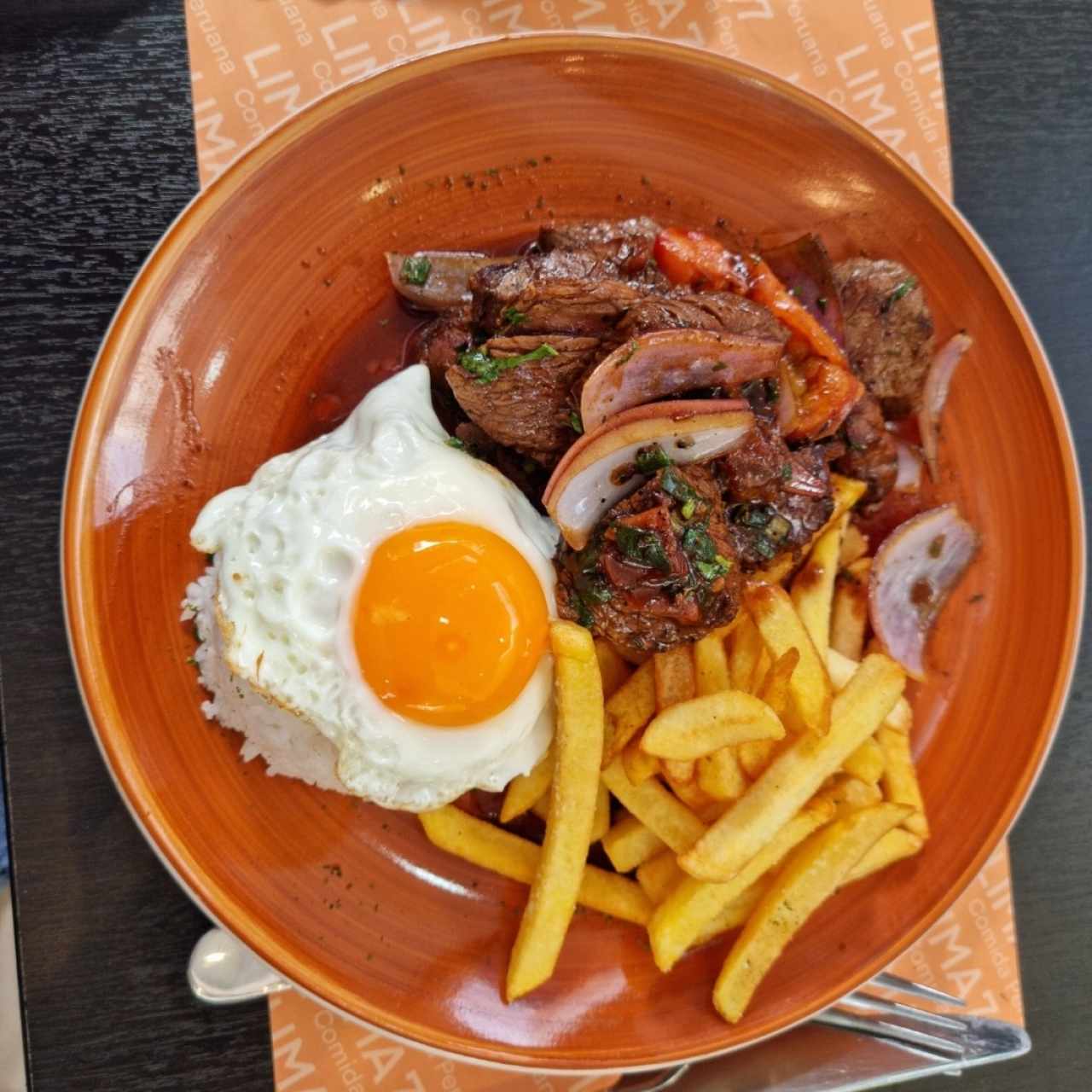 Carnes - Lomo Saltado Criollo