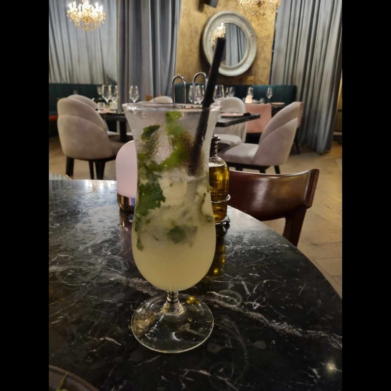 Limonada con hierba buena